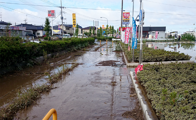 水害に見舞われた常総市内の様子。2015年9月11日撮影。