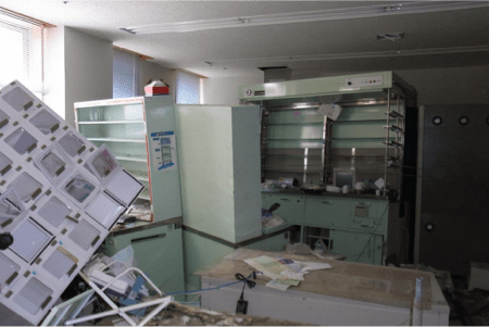 震災直後の女川町立病院の薬局の状況